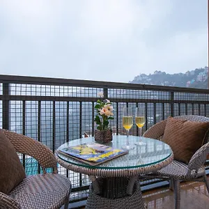 https://apt-cliffton-valley-2bhk-cliff-vista-by-alaya-stays.shimlahotels.net